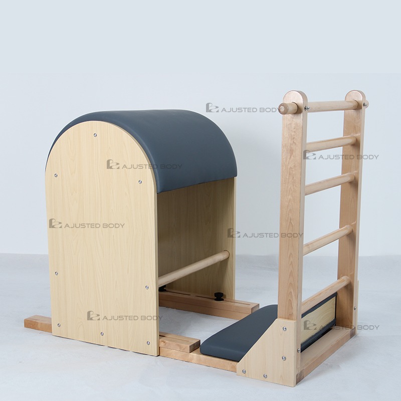 barrel & Wooden ladder